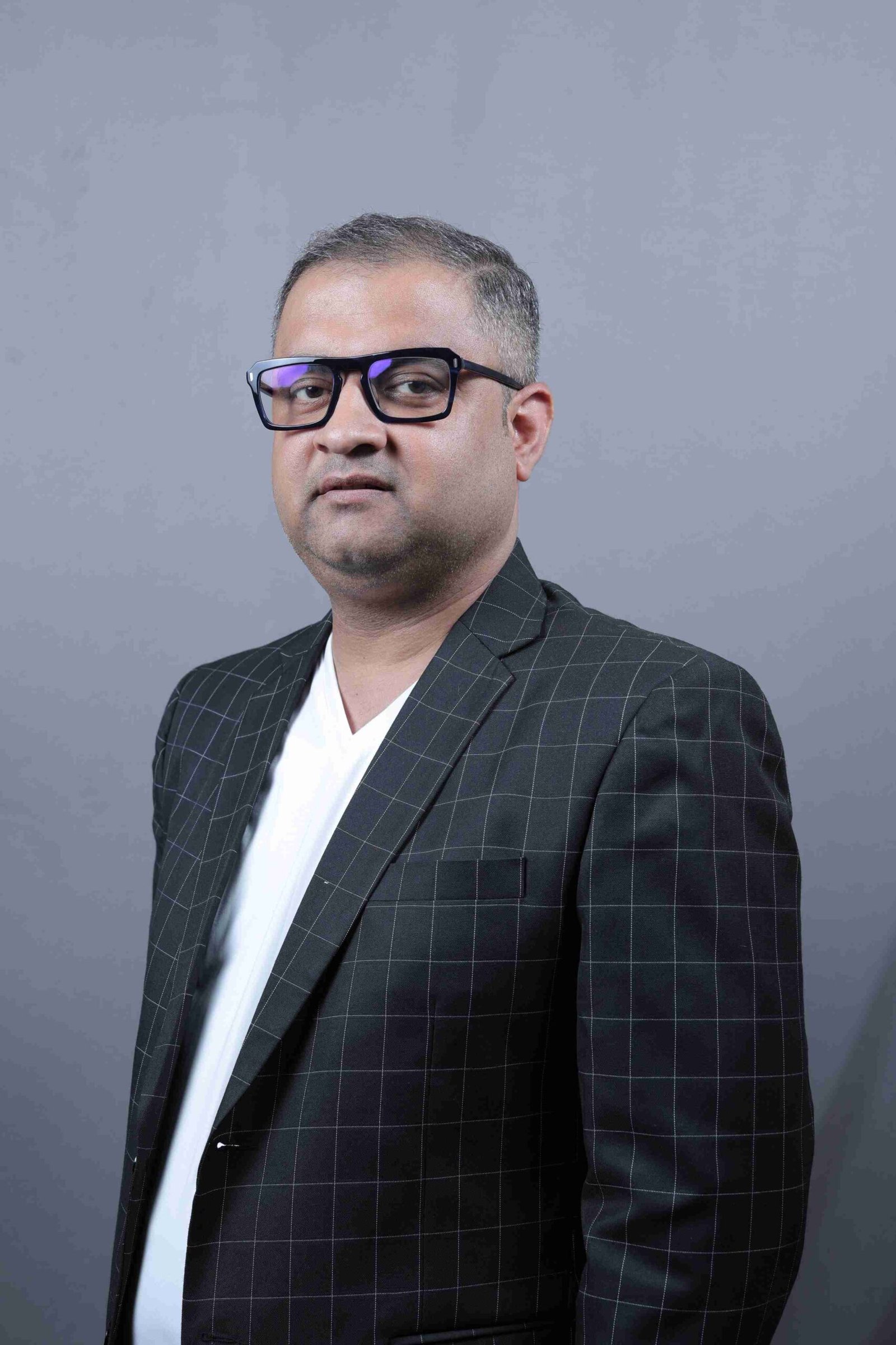 Anaam Tiwary: 25 Years of Experience in Google Ads – A Comprehensive Profile of a Digital Advertising Pioneer
